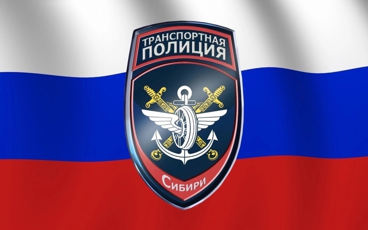 В Барнауле транспортные полицейские обеспечивают безопасность участников XX сезона всероссийского турнира «Локобол – РЖД – 2026»